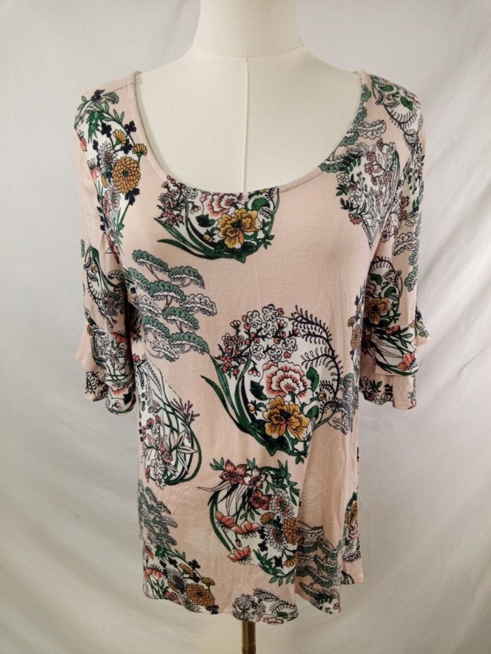 24/7 Women's Peach Short Sleeved Top Size Medium